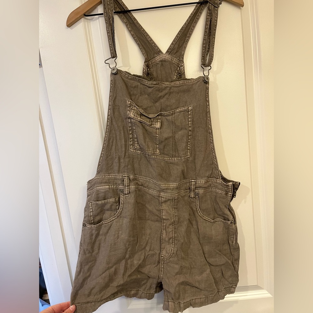 Army green American Eagle overall shorts